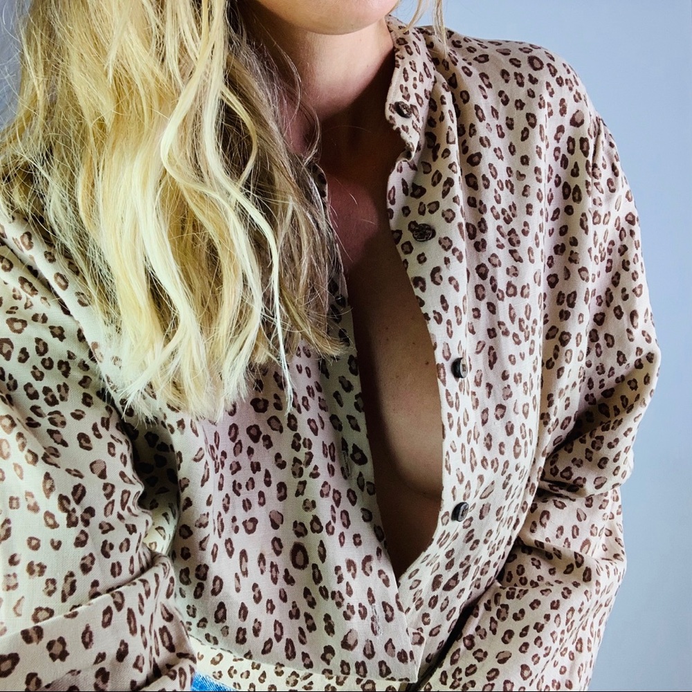 Vintage Linen Blend Classic Button-Down Leopard Print Blouse Shirt - Picture 3 of 7